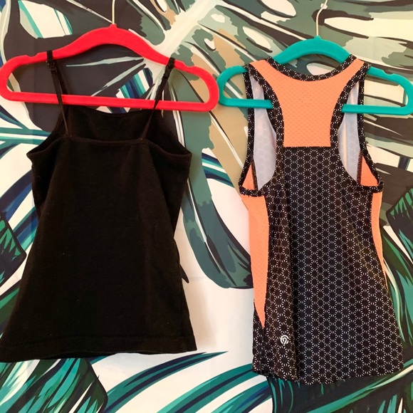 Two Tank Tops Size Xs - Picture 3 of 3